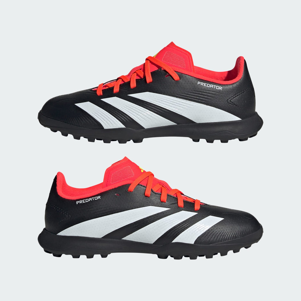 Zijaanzicht van de adidas PREDATOR LEAGUE TF J met PREDATOR Ribs voor verbeterde balcontrole.