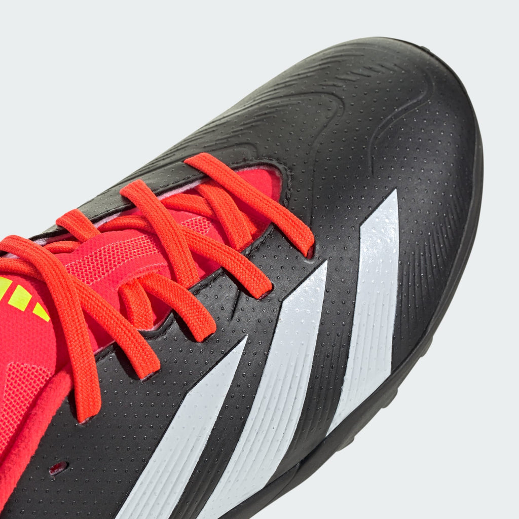 Bovenaanzicht van de adidas PREDATOR LEAGUE TF J met flexibele en comfortabele bovenkant.